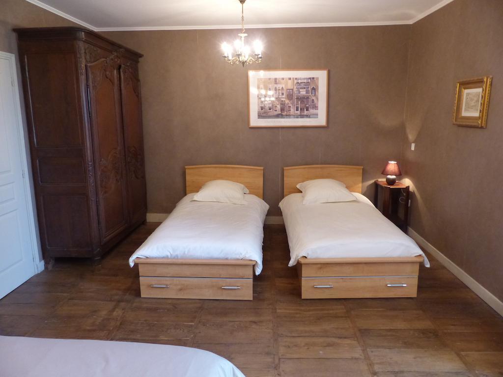 Le Domaine De Panissac Panzió Berneuil  Szoba fotó