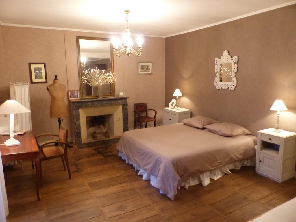 Le Domaine De Panissac Panzió Berneuil  Szoba fotó