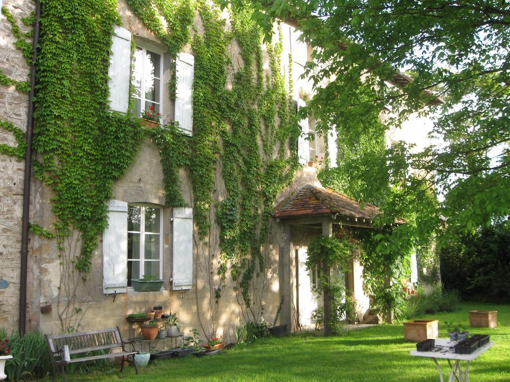 Le Domaine De Panissac Panzió Berneuil  Kültér fotó